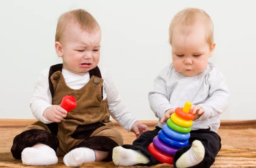 Почему малыш не делится игрушками